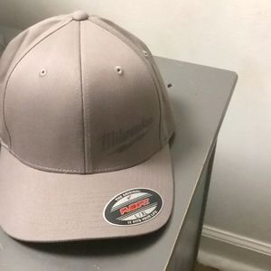Milwalkee tool 504G-LXL large / extra large gray fitted hat